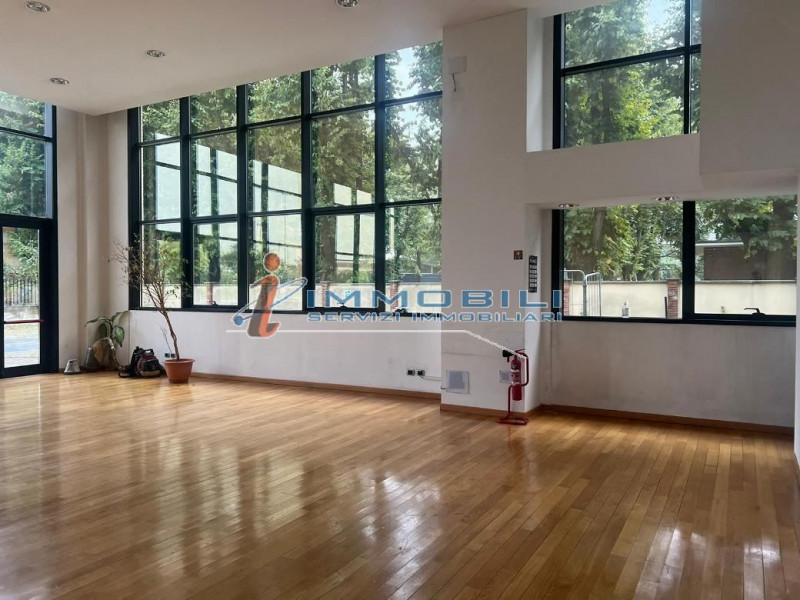 Immagine 22 di Negozio in affitto  in VIA CANTORE GEN. a Sesto San Giovanni