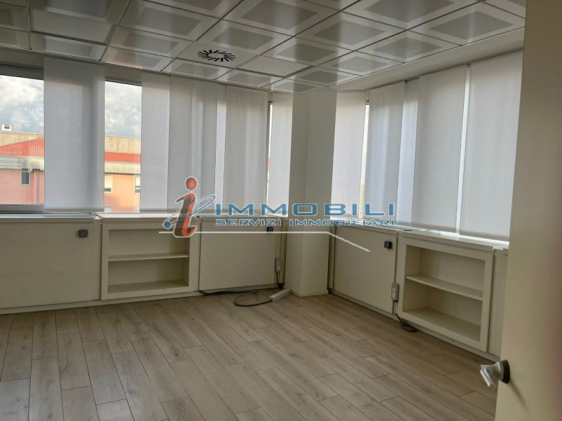 Immagine 2 di Ufficio in affitto  in VIA FANTOLI GAUDENZIO a Milano