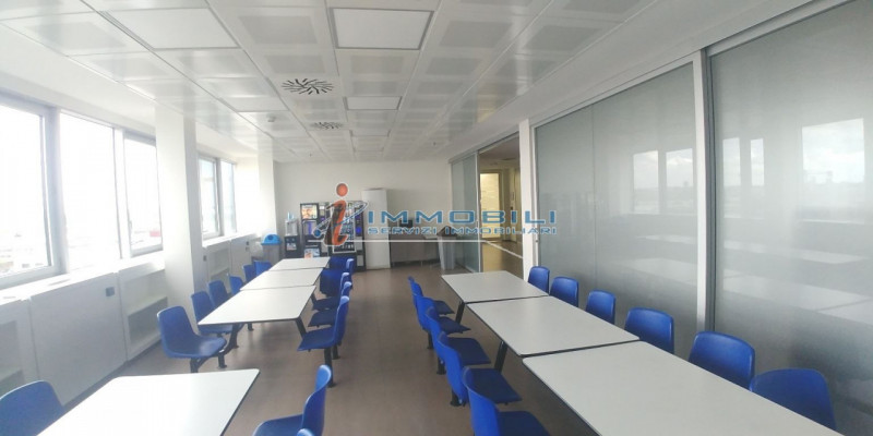 Immagine 6 di Ufficio in affitto  in VIA FANTOLI GAUDENZIO a Milano