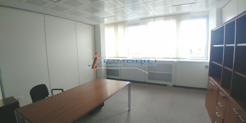Immagine 12 di Ufficio in affitto  in VIA FANTOLI GAUDENZIO a Milano