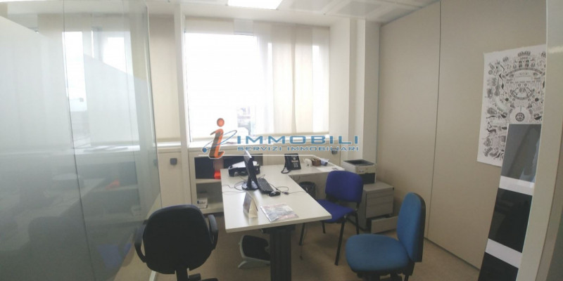 Immagine 13 di Ufficio in affitto  in VIA FANTOLI GAUDENZIO a Milano