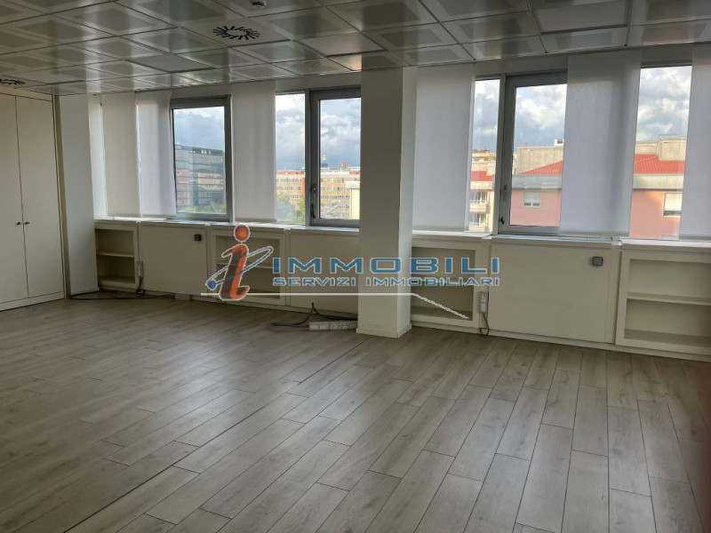 Immagine 18 di Ufficio in affitto  in VIA FANTOLI GAUDENZIO a Milano