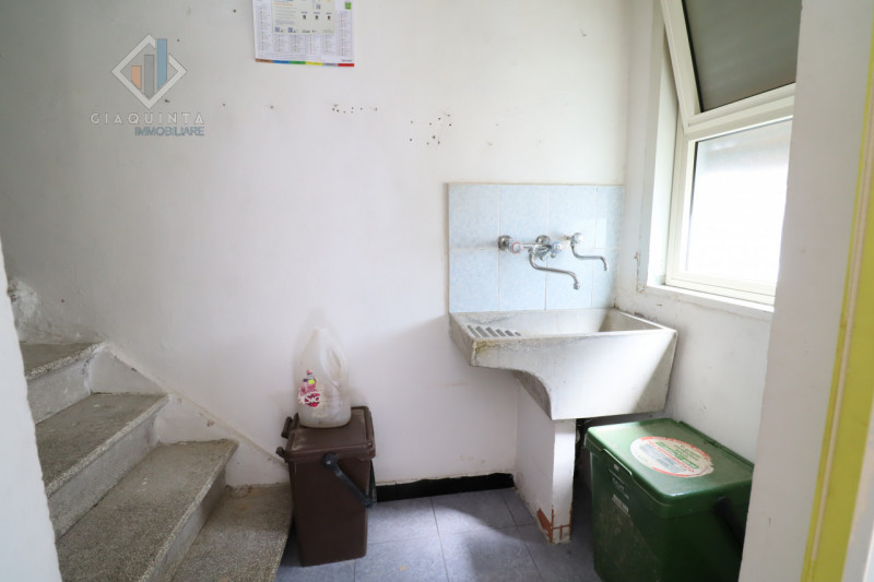 Immagine 9 di Appartamento in vendita  in via Penninello n.32 a Palagonia