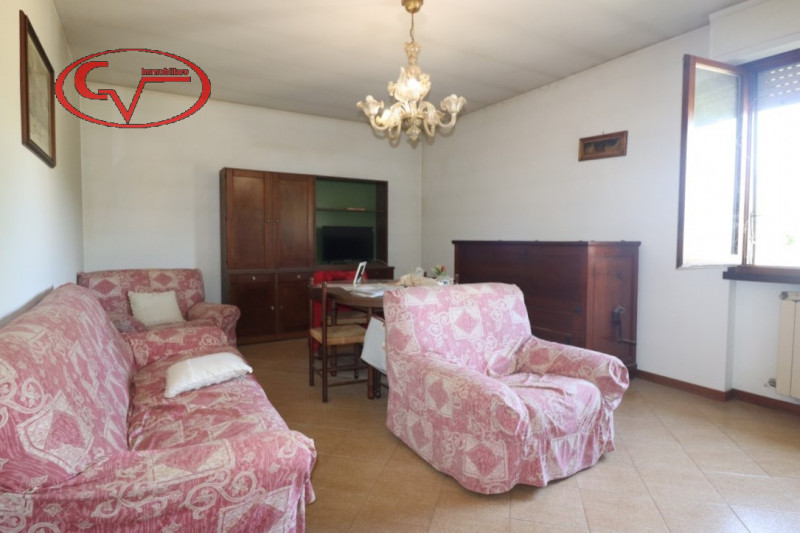 Immagine 8 di Villetta a schiera in vendita  a Bucine