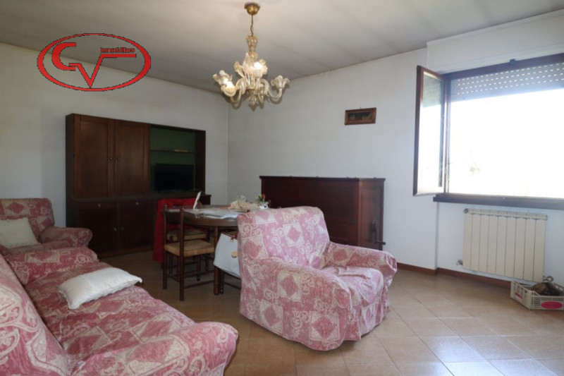 Immagine 9 di Villetta a schiera in vendita  a Bucine