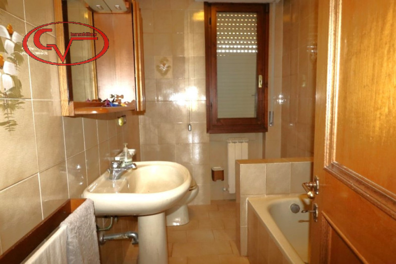 Immagine 18 di Villetta a schiera in vendita  a Bucine