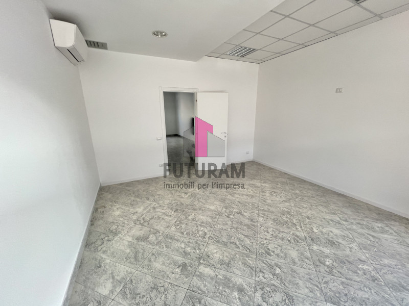 Immagine 10 di Ufficio in vendita  in VIA ROMA a Campodarsego