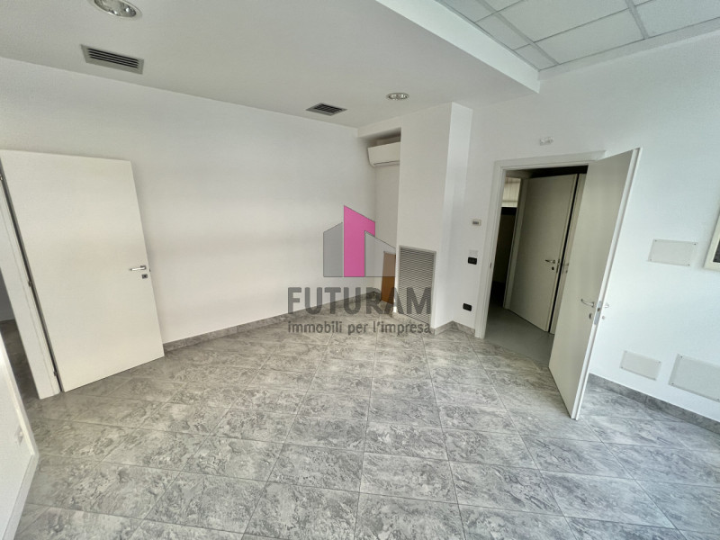 Immagine 13 di Ufficio in vendita  in VIA ROMA a Campodarsego