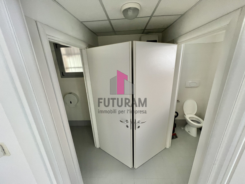 Immagine 15 di Ufficio in vendita  in VIA ROMA a Campodarsego