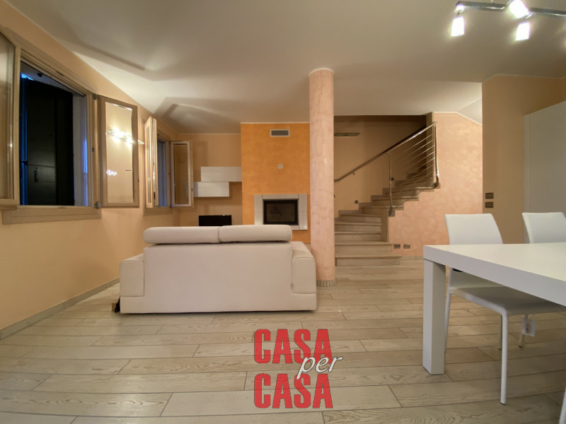 Immagine 4 di Casa bifamiliare in vendita  in via matteotti a Ospedaletto Euganeo