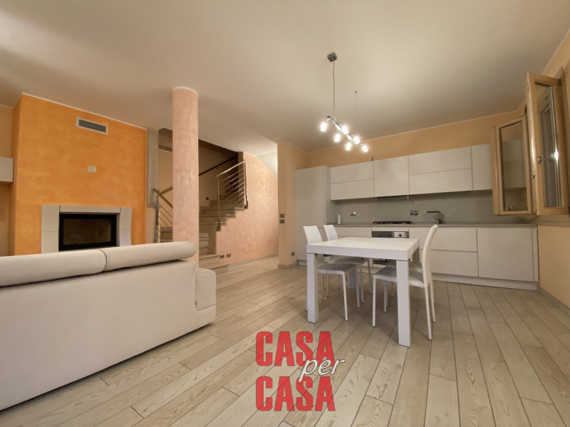 Immagine 6 di Casa bifamiliare in vendita  in via matteotti a Ospedaletto Euganeo