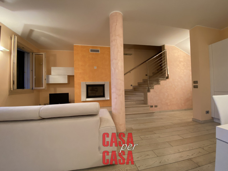 Immagine 8 di Casa bifamiliare in vendita  in via matteotti a Ospedaletto Euganeo