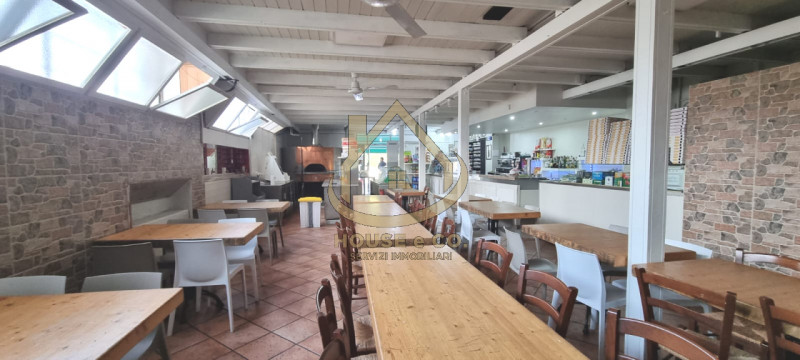 Immagine 11 di Attività commerciale in vendita  in Vigevano Centro a Vigevano