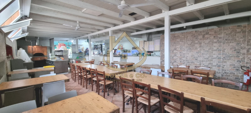 Immagine 14 di Attività commerciale in vendita  in Vigevano Centro a Vigevano