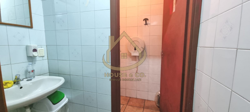 Immagine 19 di Attività commerciale in vendita  in Vigevano Centro a Vigevano