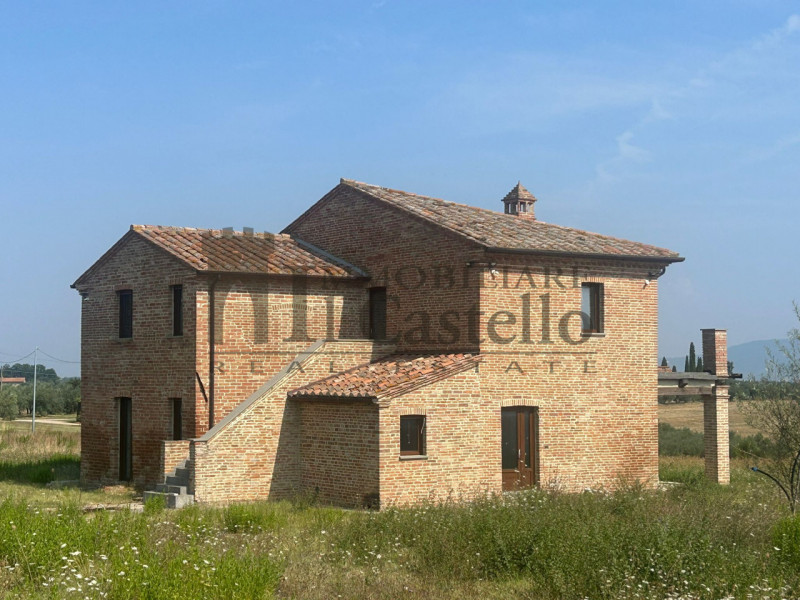 Immagine 1 di Rustico / casale in vendita  a Castiglione Del Lago