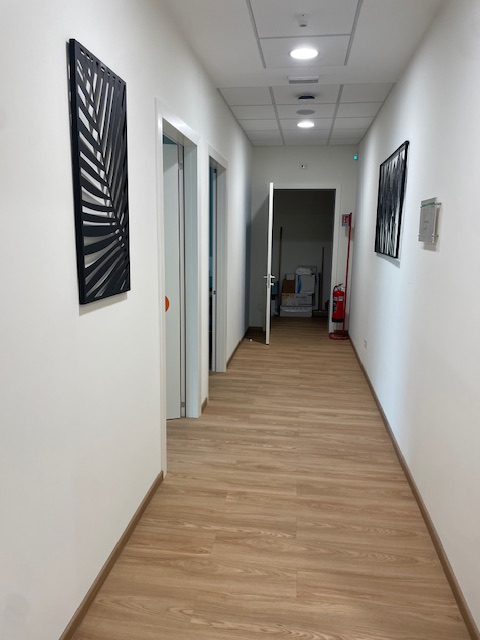 Immagine 12 di Negozio in vendita  in Via dei Reti a Roma