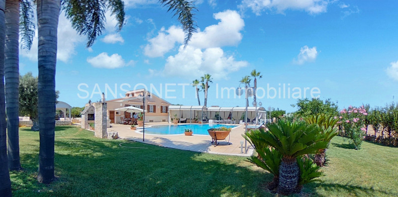 Immagine 2 di Villa in vendita  in IHOSAV a Fasano