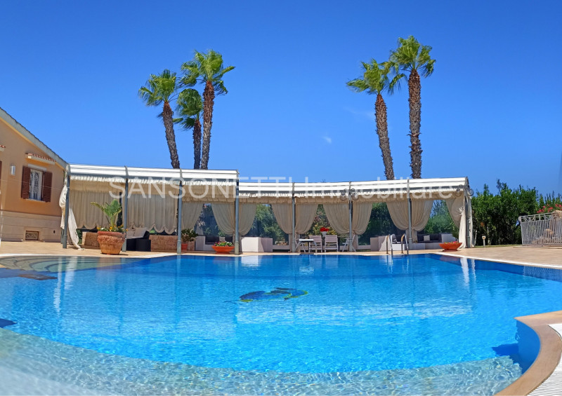 Immagine 6 di Villa in vendita  in IHOSAV a Fasano