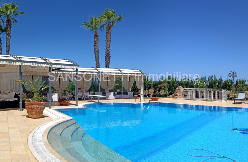 Immagine 10 di Villa in vendita  in IHOSAV a Fasano