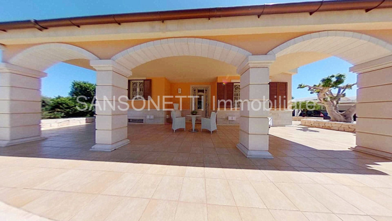 Immagine 12 di Villa in vendita  in IHOSAV a Fasano