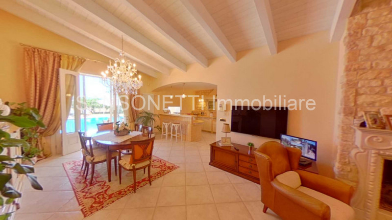 Immagine 18 di Villa in vendita  in IHOSAV a Fasano