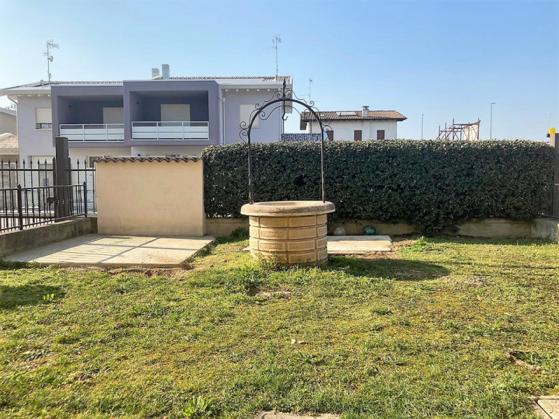 Immagine 31 di Appartamento in vendita  in VIA ROSA' DI BASSANO, 3 a Calvisano