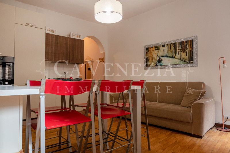 Immagine 2 di Appartamento in vendita  in san marco a Venezia