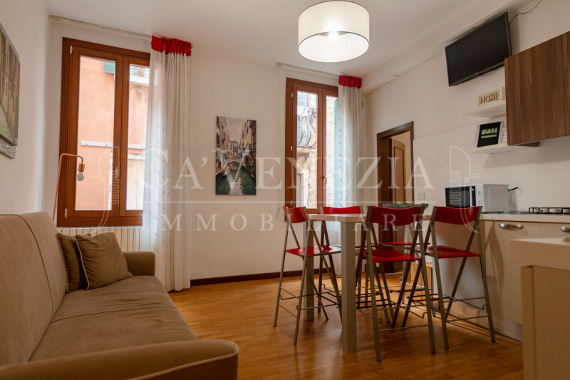 Immagine 3 di Appartamento in vendita  in san marco a Venezia