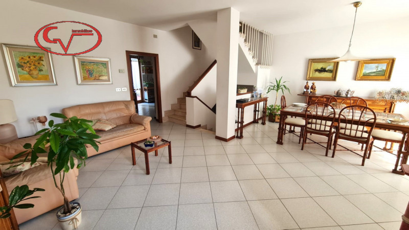 Immagine 4 di Villetta a schiera in vendita  in via liberazione a Bucine