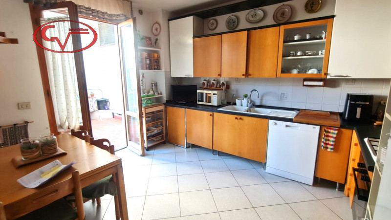 Immagine 7 di Villetta a schiera in vendita  in via liberazione a Bucine