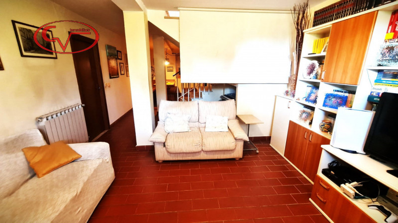 Immagine 10 di Villetta a schiera in vendita  in via liberazione a Bucine