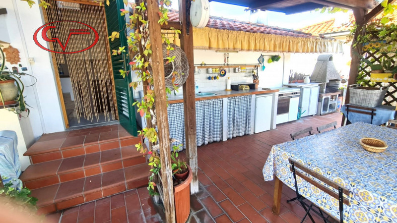 Immagine 24 di Villetta a schiera in vendita  in via liberazione a Bucine