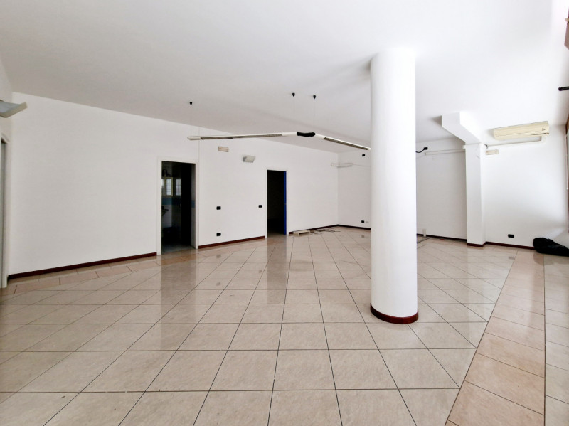 Immagine 3 di Ufficio in vendita  in VIA NAZARIO SAURO a Rovigo