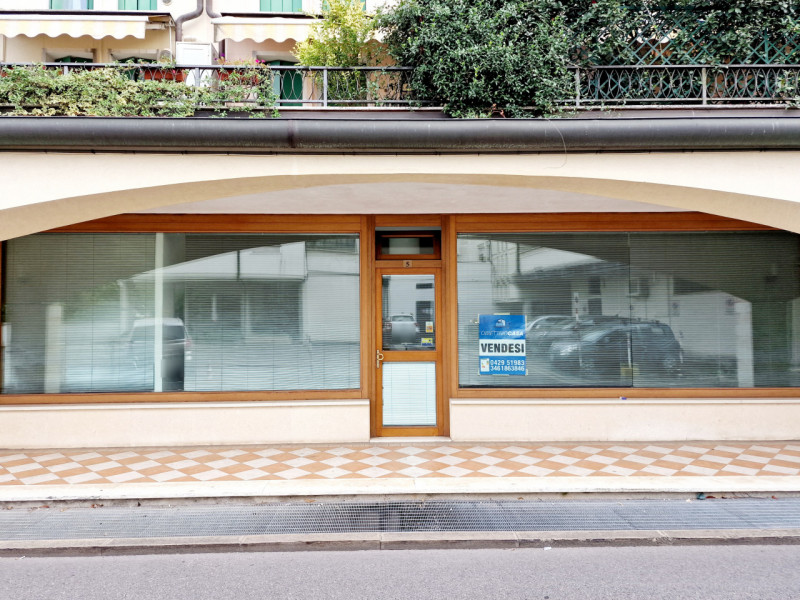 Immagine 6 di Ufficio in vendita  in VIA NAZARIO SAURO a Rovigo