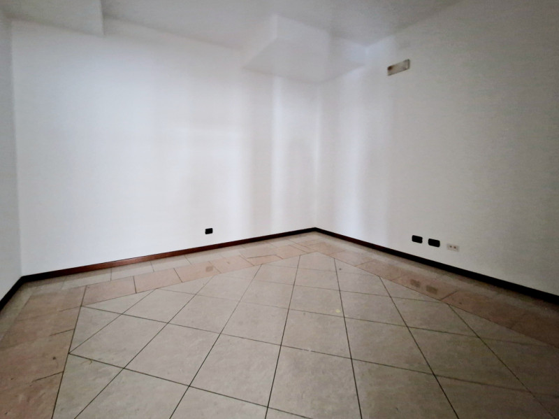 Immagine 8 di Ufficio in vendita  in VIA NAZARIO SAURO a Rovigo