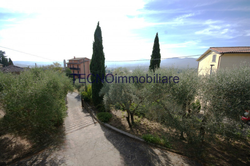 Immagine 7 di Villa in vendita  in via del bando a Perugia