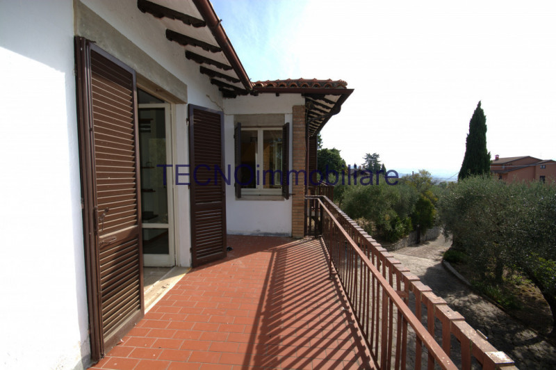Immagine 17 di Villa in vendita  in via del bando a Perugia