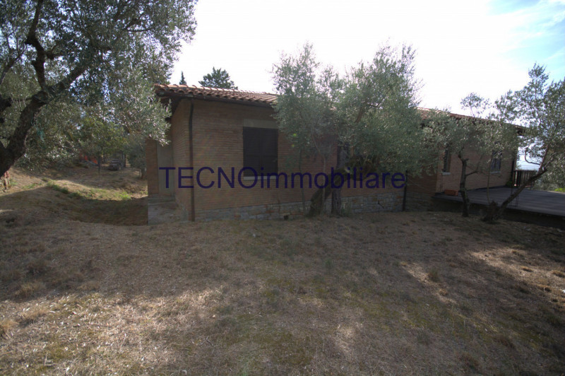 Immagine 26 di Villa in vendita  in via del bando a Perugia