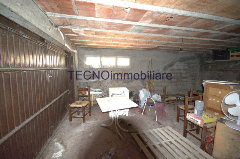 Immagine 31 di Villa in vendita  in via del bando a Perugia