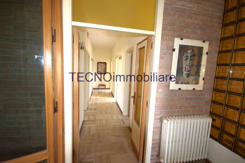 Immagine 48 di Villa in vendita  in via del bando a Perugia