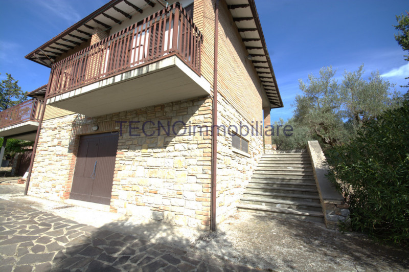 Immagine 62 di Villa in vendita  in via del bando a Perugia