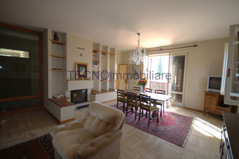 Immagine 75 di Villa in vendita  in via del bando a Perugia