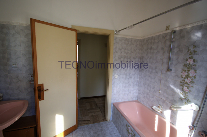 Immagine 95 di Villa in vendita  in via del bando a Perugia