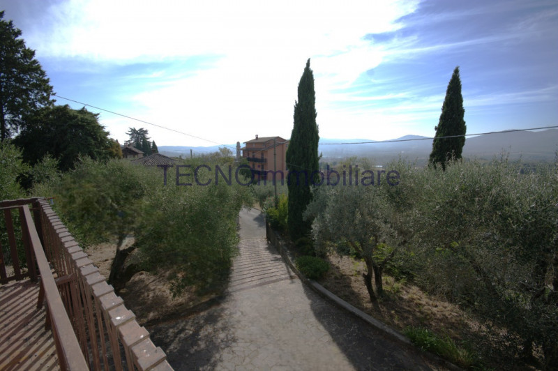 Immagine 104 di Villa in vendita  in via del bando a Perugia