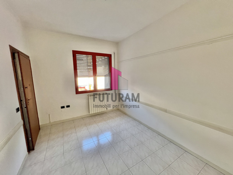 Immagine 5 di Ufficio in affitto  in via degli aceri a Sarcedo