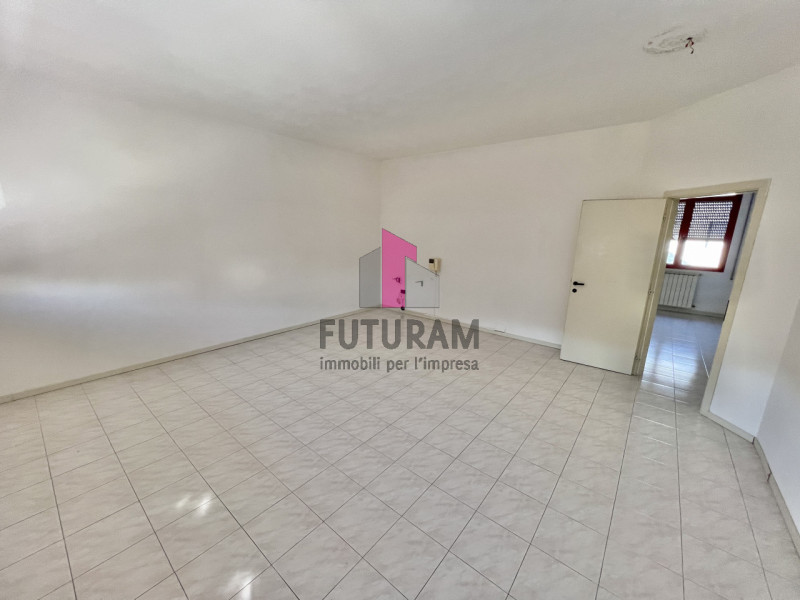 Immagine 9 di Ufficio in affitto  in via degli aceri a Sarcedo