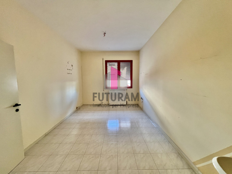 Immagine 12 di Ufficio in affitto  in via degli aceri a Sarcedo