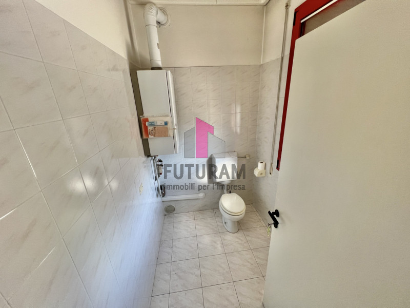 Immagine 17 di Ufficio in affitto  in via degli aceri a Sarcedo
