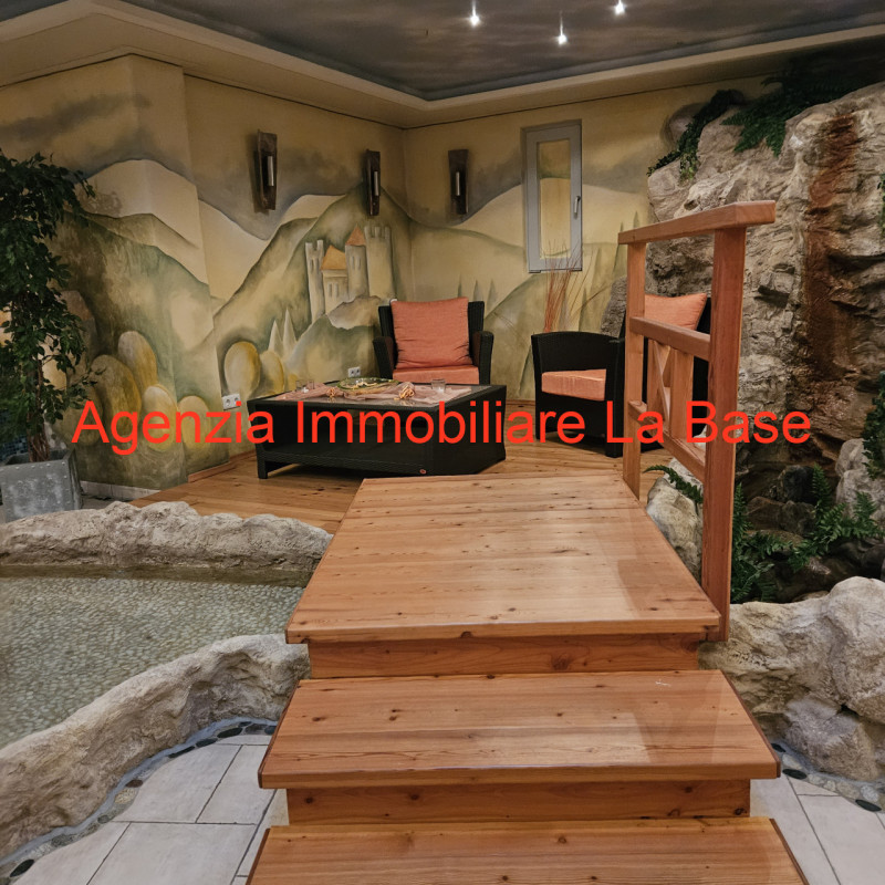 Immagine 6 di Hotel in vendita  in Via Cavour a Laces .Latsch.